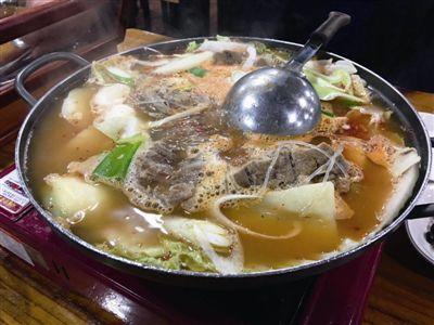 土豆脊骨鍋被指與韓國(guó)人平日所吃的大不一樣 土豆脊骨鍋被指與韓國(guó)人平日所吃的大不一樣