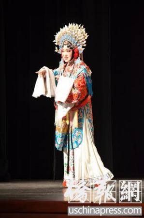 《女駙馬》選段，吳亞玲飾演公主（美國《僑報》/張苗 攝）