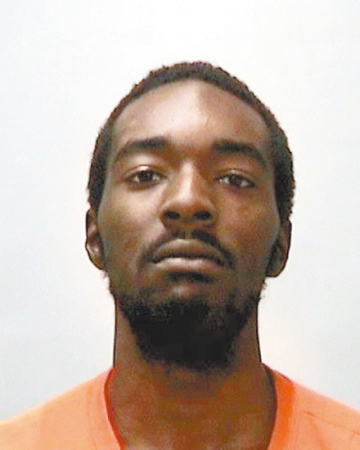 中央警察分局逮捕三名正搶劫三名女游客的非裔青年Kordell Carter。（舊金山警方提供）