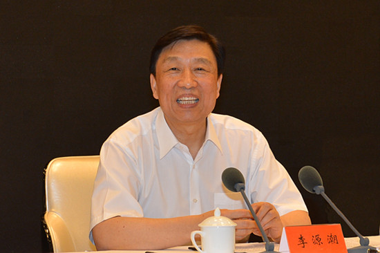 7月25日上午，中國僑聯(lián)九屆六次常委會(huì)議在京召開，中共中央政治局委員、國家副主席李源潮出席會(huì)議并作重要講話。