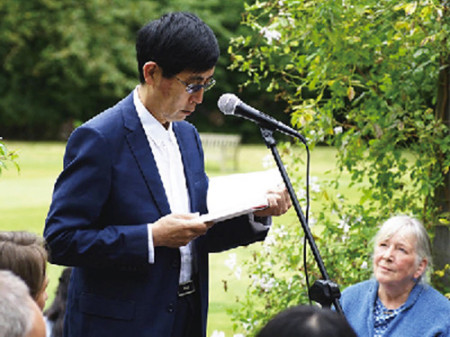 北島和漢學家吳芳思。(英國《英中時報》)