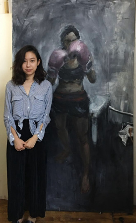 16歲女孩徐一坤畫兩米高巨幅《拳擊手》，此畫攬獲金獎并將在博物館與圖書館服務(wù)研究院展出一年。(美國《世界日報(bào)》/徐一坤供圖)