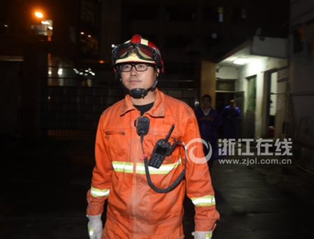救出小女孩的消防員孫靜。浙江日?qǐng)?bào)記者/胡元勇 通訊員/余根玲 攝