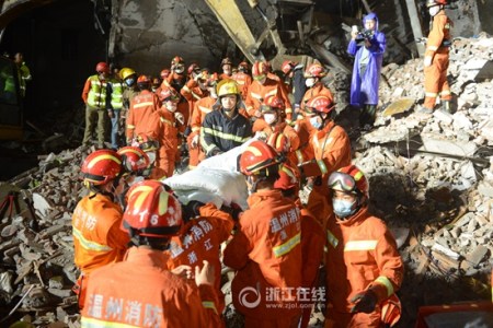 救援現(xiàn)場(chǎng)。浙江日?qǐng)?bào)記者/胡元勇 通訊員/余根玲 攝