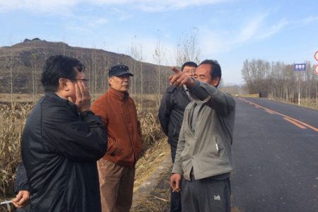 田亦軍實地考察建棚地址 田亦軍實地考察建棚地址