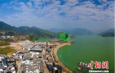 千峽湖生態(tài)旅游度假區(qū)。青田旅委提供