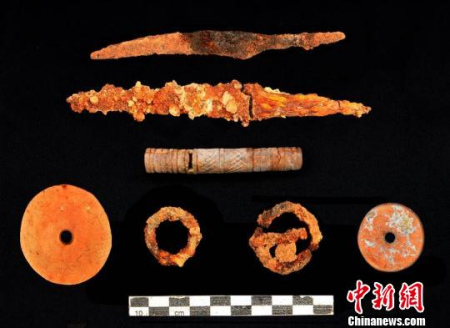 出土文物。 陜西省考古研究院