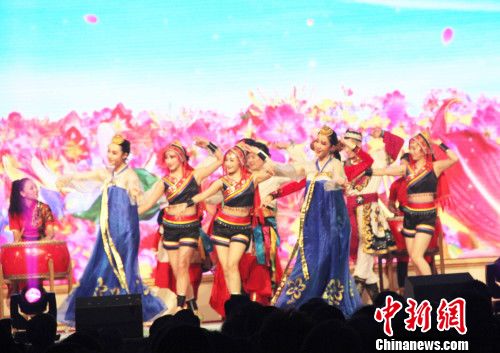 舞蹈《爭奇斗艷》。林永傳 攝