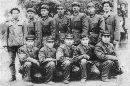 參加越南自衛(wèi)反擊戰(zhàn)的戰(zhàn)士合影 參加越南自衛(wèi)反擊戰(zhàn)的戰(zhàn)士合影