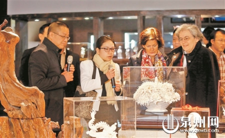 參觀德化陶瓷收藏品 參觀德化陶瓷收藏品