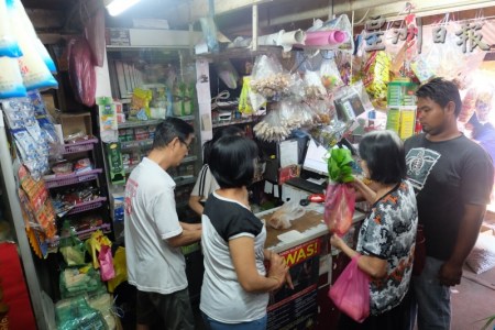 傳統(tǒng)雜貨店，賣(mài)的是人情味。（馬來(lái)西亞《星洲日?qǐng)?bào)》）