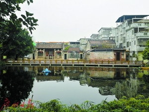 黃埔古村內(nèi)多處祠堂修葺一新。