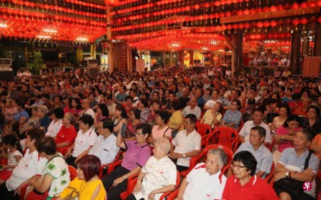 韮菜芭城隍廟152場酬神大戲昨晚掀開序幕，首場的演出就吸引超過千名觀眾捧場。