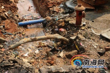 文昌文城鎮(zhèn)天然氣管道泄漏。 通訊員 鄭棉航 攝