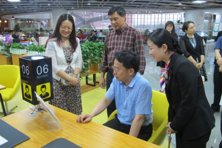 馮廣俊主任考察市政務中心琶洲分中心。