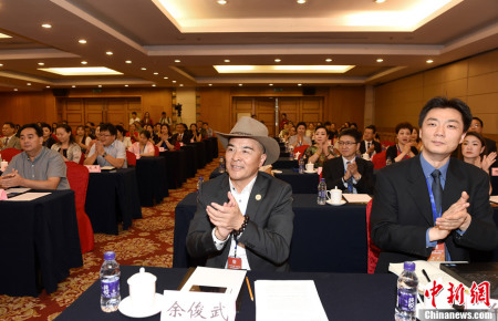 70余位華星藝術(shù)團高級研修班學(xué)員列席會議。<a target='_blank' >中新社</a>記者 張勤 攝