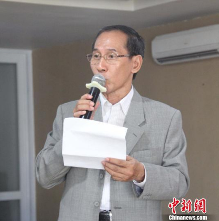 圖為華僑大學(xué)雅加達(dá)校友會會長劉新華致辭。林永傳 攝