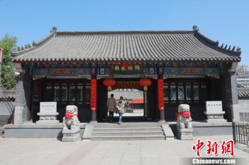 沈陽市市級(jí)以上非物質(zhì)文化遺產(chǎn)代表性項(xiàng)目已達(dá)到169個(gè)。圖為沈陽市文保級(jí)物質(zhì)文化遺產(chǎn)錫伯家廟。(資料圖) 沈殿成 攝