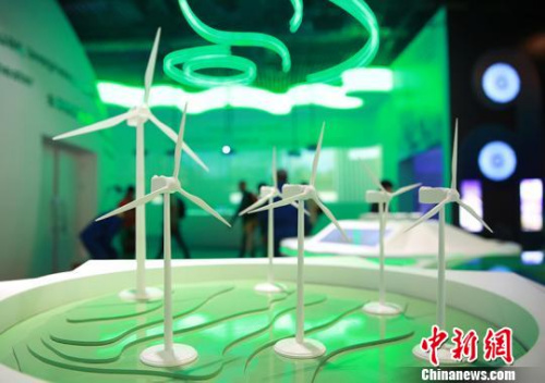 以“未來能源 綠色絲路”為主題的中國館呈現(xiàn)了在能源開發(fā)利用中的主張與成就?！∥凝埥?攝