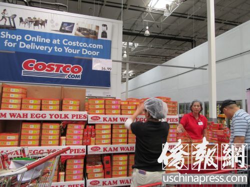 工業(yè)市（Industry）好市多已經(jīng)開始銷售月餅。（美國《僑報》/翁羽 攝）