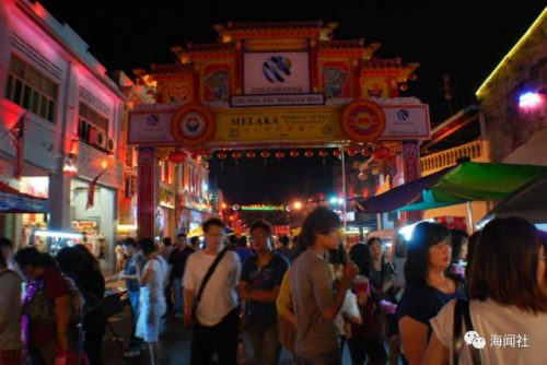 旅游業(yè)已成為馬來(lái)西亞第六大經(jīng)濟(jì)支柱，圖為馬六甲雞湯街