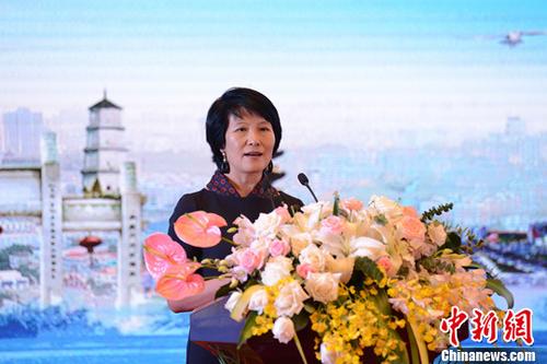 9月11日，中國(guó)新聞社總編輯王曉暉宣讀《世界華文傳媒論壇福州宣言》。 <a target='_blank' >中新社</a>記者 崔楠 攝
