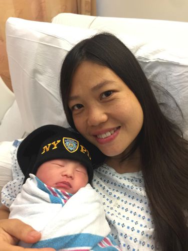 劉文健遺孀陳佩霞與女兒Angelina“天使”。(美國《世界日報》檔案照)