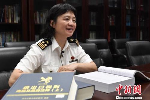甘露接受記者采訪 陳驥旻 攝 甘露接受記者采訪 陳驥旻 攝