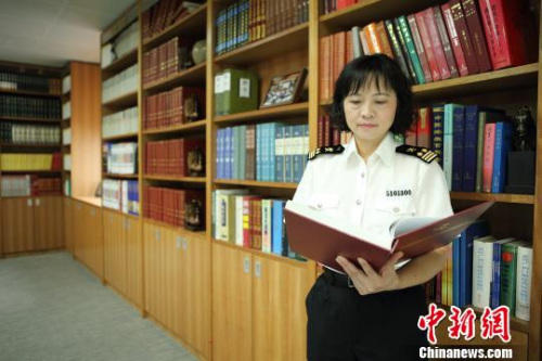 甘露把持續(xù)學(xué)習(xí)作為第一要?jiǎng)?wù) 關(guān)悅 攝 甘露把持續(xù)學(xué)習(xí)作為第一要?jiǎng)?wù) 關(guān)悅 攝