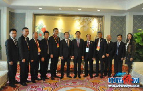 圖為與會(huì)嘉賓合影 林浩 攝 圖為與會(huì)嘉賓合影 林浩 攝