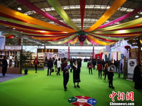 11月15日，第十一屆海峽兩岸茶業(yè)博覽會(huì)現(xiàn)場(chǎng)?！￡悅?攝