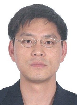 李文革，原云南省昆明市盤龍區(qū)國稅局工會主席。圖片來源：人民日報客戶端。