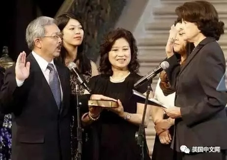 李孟賢在家人陪同下宣誓就職舊金山市市長 李孟賢在家人陪同下宣誓就職舊金山市市長