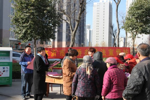 圖為僑法宣傳活動(dòng)現(xiàn)場(chǎng) 臨沂市外僑辦供圖 圖為僑法宣傳活動(dòng)現(xiàn)場(chǎng) 臨沂市外僑辦供圖