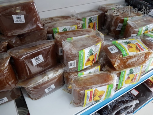 黃梨餅材料是新春熱賣品，現(xiàn)成黃梨餡也是。（馬來西亞《星洲日報》）