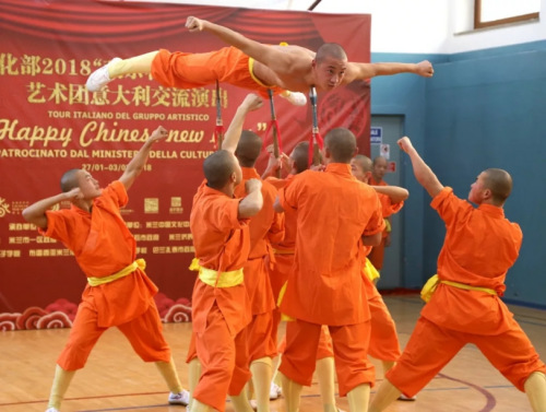 現(xiàn)場(chǎng)表演 現(xiàn)場(chǎng)表演