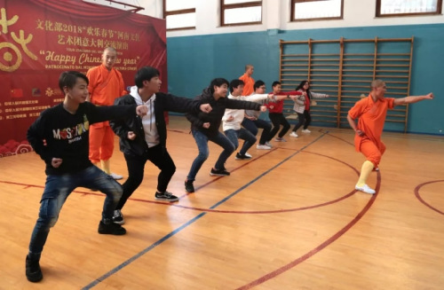 現(xiàn)場(chǎng)武術(shù)教學(xué) 現(xiàn)場(chǎng)武術(shù)教學(xué)