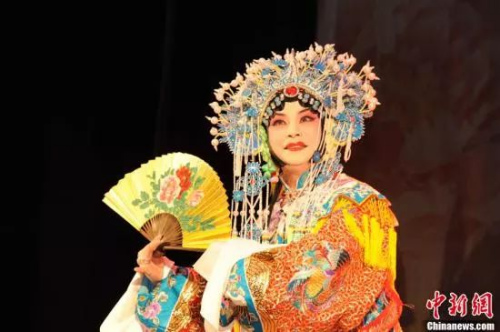 資料圖。胡文閣，北京京劇院梅蘭芳京劇團(tuán)領(lǐng)銜主演、國家一級演員。代表作有《宇宙鋒》、《貴妃醉酒》、《霸王別姬》、《生死恨》、《太真外傳》、《穆桂英掛帥》等。