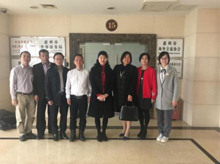 賓主雙方合影留念(廣東省僑辦網(wǎng)站) 賓主雙方合影留念(廣東省僑辦網(wǎng)站)