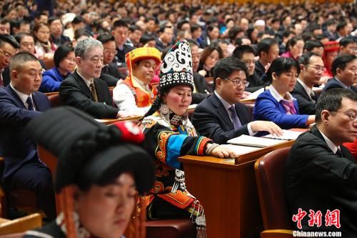 3月20日，十三屆全國人大一次會(huì)議在北京人民大會(huì)堂舉行閉幕會(huì)。 (<a target='_blank' >中新社</a>記者 劉震 攝)