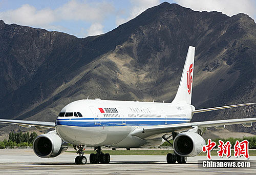 資料圖:國(guó)航空客A330飛機(jī) 易世忠 攝 資料圖:國(guó)航空客A330飛機(jī) 易世忠 攝