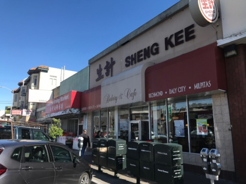 著名的“生計”餅店在舊金山灣區(qū)已增至13家分店，第一家店就是1980年在日落區(qū)安榮街開張，經(jīng)營至今。(美國《世界日報》／李秀蘭 攝)