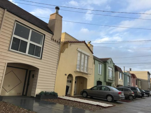 目前日落區(qū)的單家庭住宅售價，一般都已超過150萬美元。(美國《世界日報》／李秀蘭 攝)