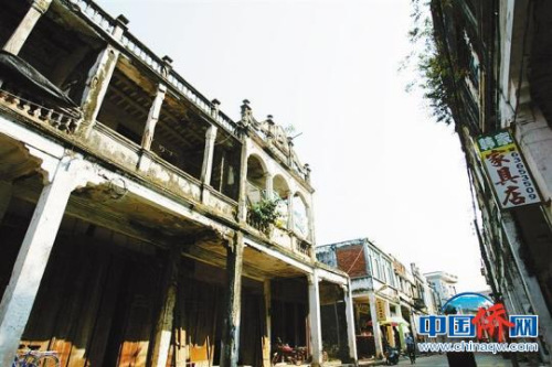 資料圖：鋪前鎮(zhèn)街道一景?！↑S良策 攝
