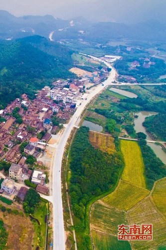 連接雙第農(nóng)場的雙榜公路