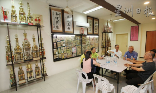 駱錦陶文物館內(nèi)收納了駱老師服務(wù)教育界多年來(lái)的成就。（馬來(lái)西亞《星洲日?qǐng)?bào)》）