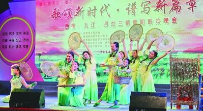圖為晚會(huì)演出現(xiàn)場。本報(bào)記者 王忠耀攝/光明圖片