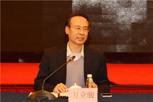 中國(guó)僑聯(lián)主席萬立駿在座談會(huì)上強(qiáng)調(diào)，僑資企業(yè)作為我國(guó)民營(yíng)企業(yè)的重要組成部分，在新時(shí)代要激發(fā)改革開放再出發(fā)、發(fā)展壯大再創(chuàng)業(yè)的磅礴力量，為推動(dòng)高質(zhì)量發(fā)展、經(jīng)濟(jì)轉(zhuǎn)型升級(jí)作出新的更大貢獻(xiàn)。 中國(guó)僑聯(lián)供圖