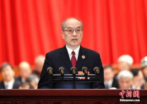3月12日，十三屆全國(guó)人大二次會(huì)議在北京人民大會(huì)堂舉行第三次全體會(huì)議。最高人民檢察院檢察長(zhǎng)張軍作最高人民檢察院工作報(bào)告。<a target='_blank' >中新社</a>記者 劉震 攝