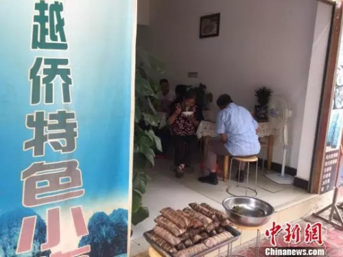鐘明的越南特色小吃店。　張丹 攝